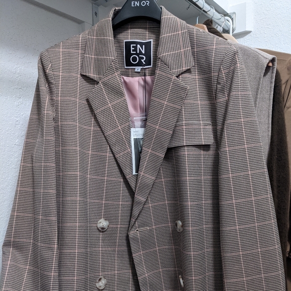 ENOR Waist Line Control Over Jacket - Picture 4 of 9